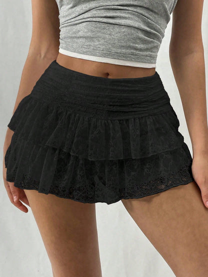 Kanten minirok met ruches en ingebouwd shortje – Lola