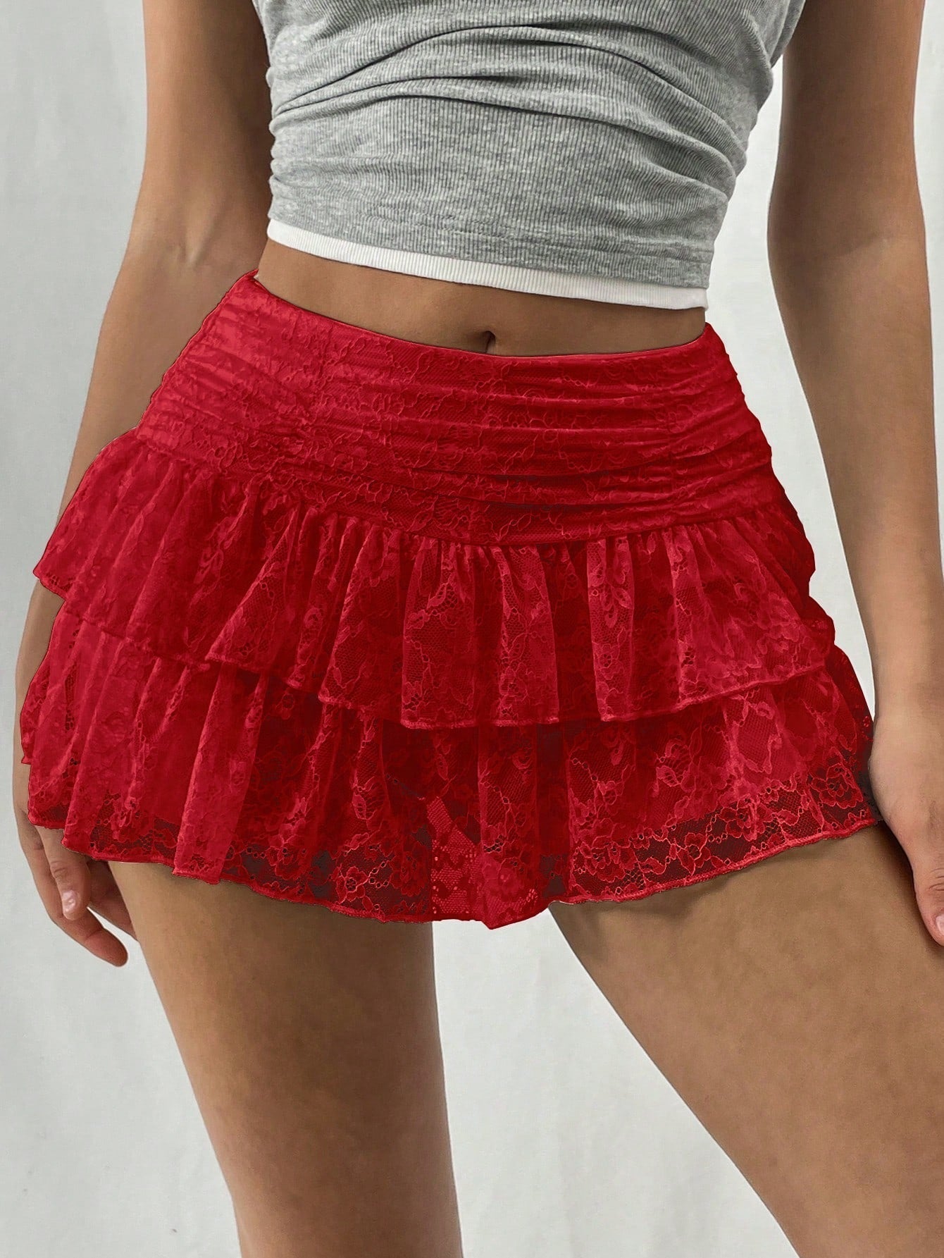 Kanten minirok met ruches en ingebouwd shortje – Lola