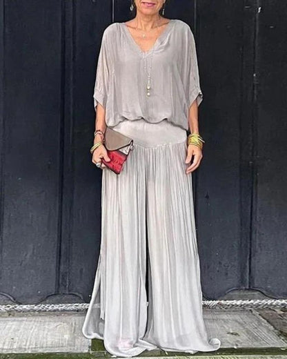 Vloeiende dames set met V-hals blouse en losse broek - Amalia