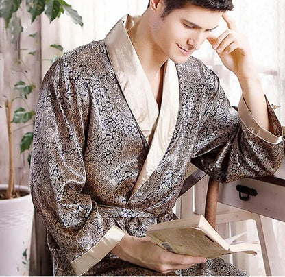 Luxe Satijnen Badjas met Gouden Print voor Ontspanning – Luca