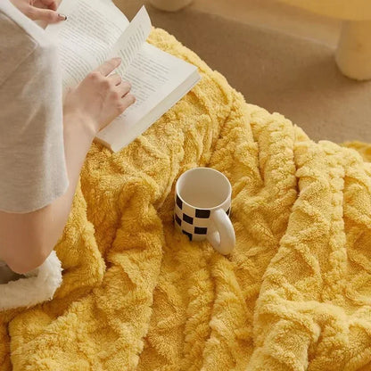 Warme en Zachte Winterdeken van Lamswol en Fleece voor Ultiem Comfort – SnuggleLux