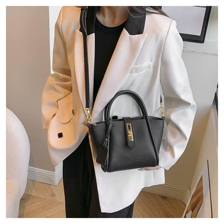 Elegante schoudertas met clutch en sjaaltje – Lumiéra