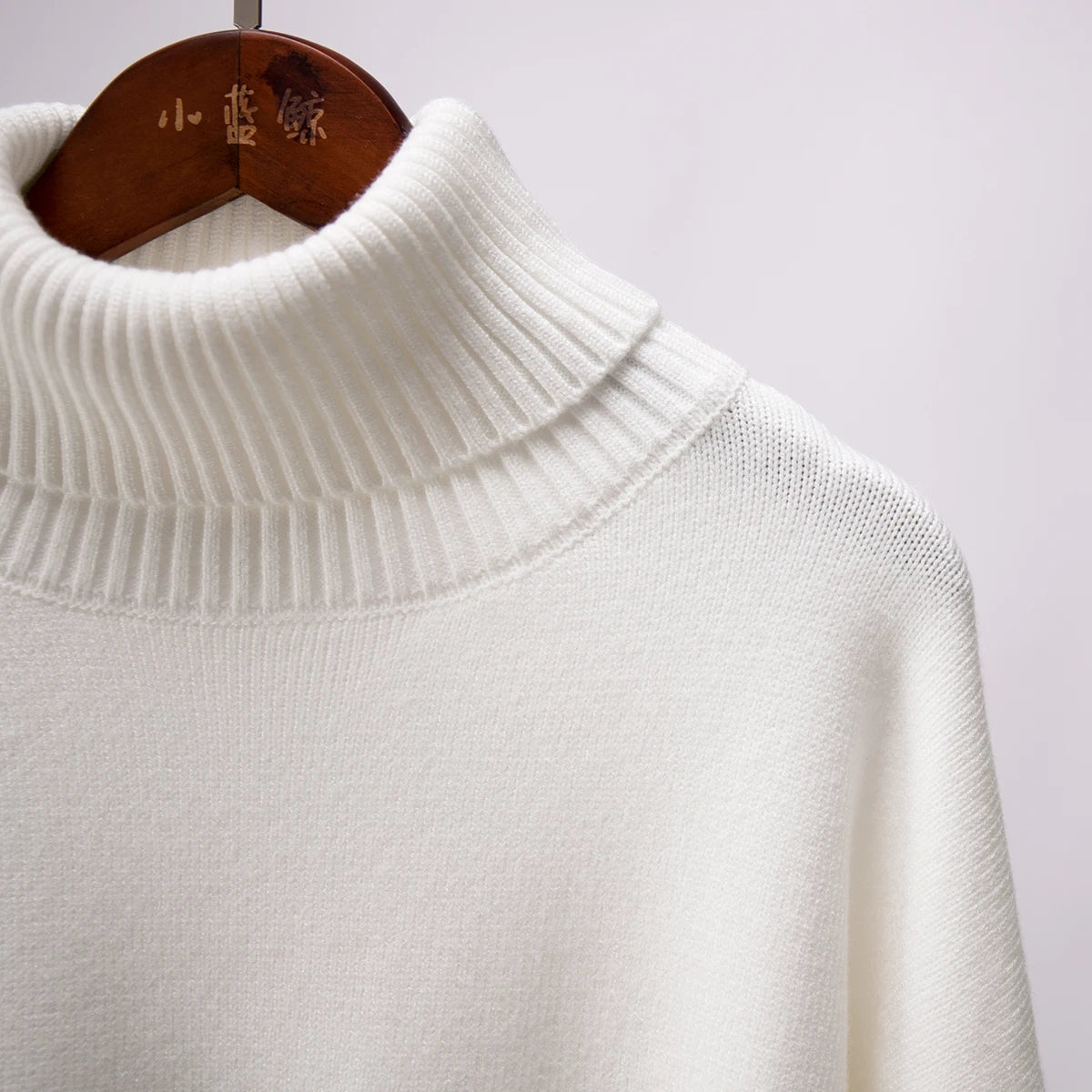 Warme wol coltrui met elegante pasvorm – Mila