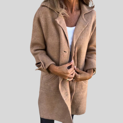 Elegante lange wollen damesjas met klassieke knoopsluiting – Isabella