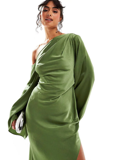 Satijnen one-shoulder maxi jurk in groen – Lara