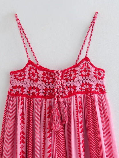 Gehaakte maxi jurk in roze met accenten – Livia