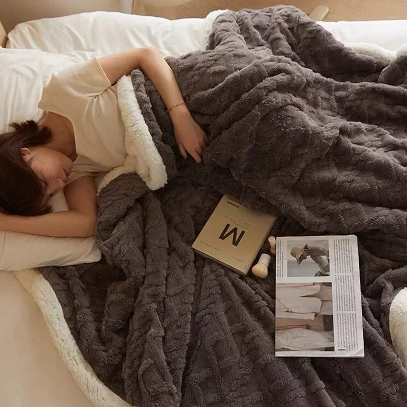 Warme en Zachte Winterdeken van Lamswol en Fleece voor Ultiem Comfort – SnuggleLux