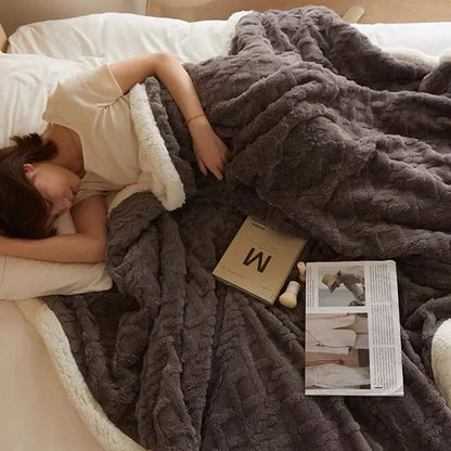 Warme en Zachte Winterdeken van Lamswol en Fleece voor Ultiem Comfort – SnuggleLux
