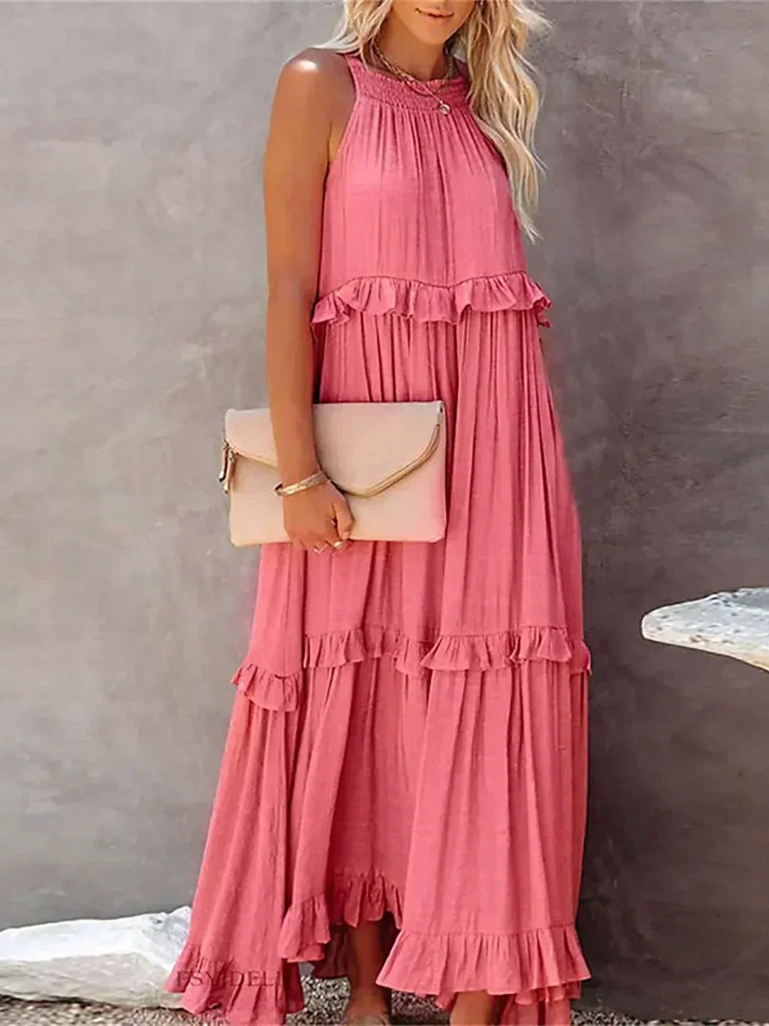 Maxi Halterjurk met Ruffles en Elegante Pasvorm – Sarah