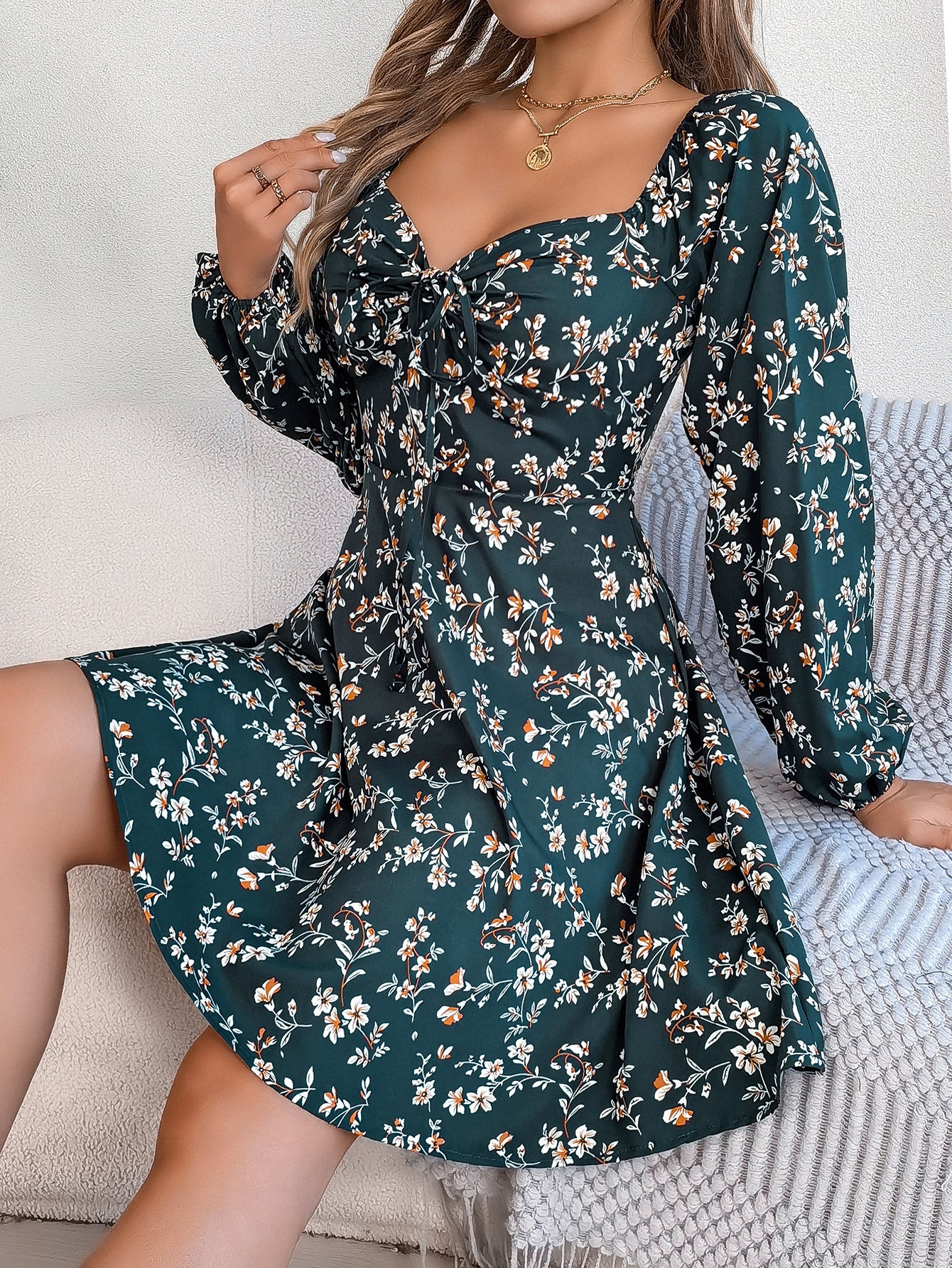 Stijlvolle Bloemenprintjurk Met Lange Mouwen – Lisa