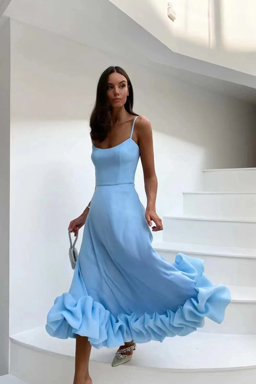 Chiffon midi jurk met ruches en verstelbare bandjes – Elenia