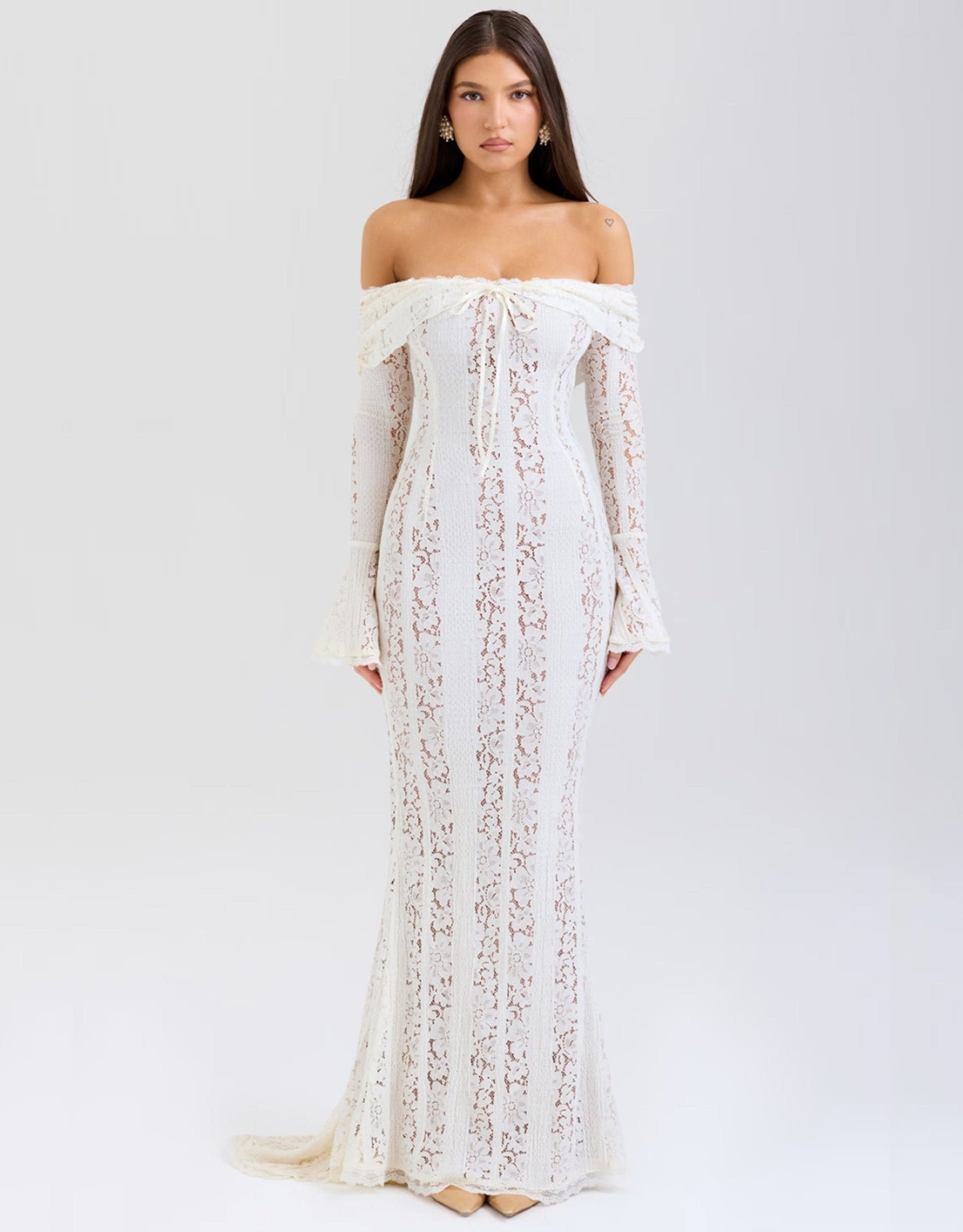 Maxi kanten jurk off-shoulder met ruches – Arwen