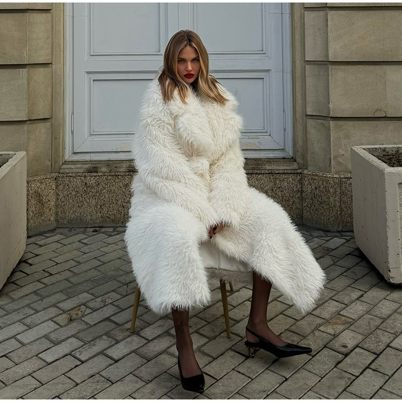 Lange nep-bontjas met luxe uitstraling – Vivienne