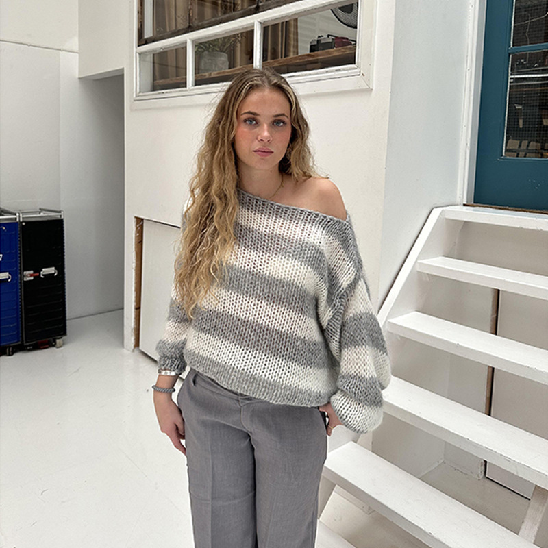 Vintage gestreepte gebreide sweater met boot hals – Emma