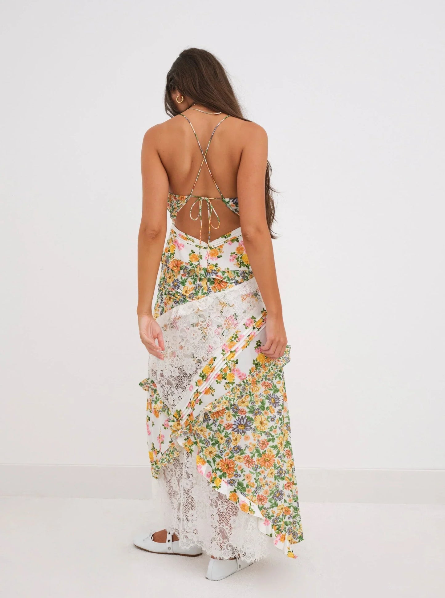 Bloemenjurk met diepe hals en patchworkdetails – Fleur