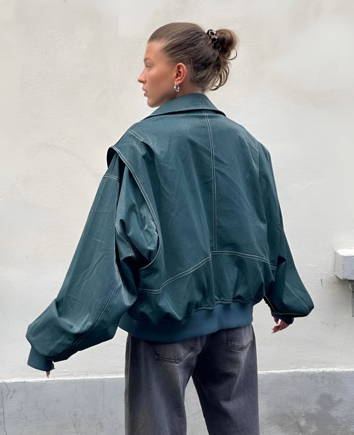 Oversized dames bomberjas in herfst vegan leer – Zaryne