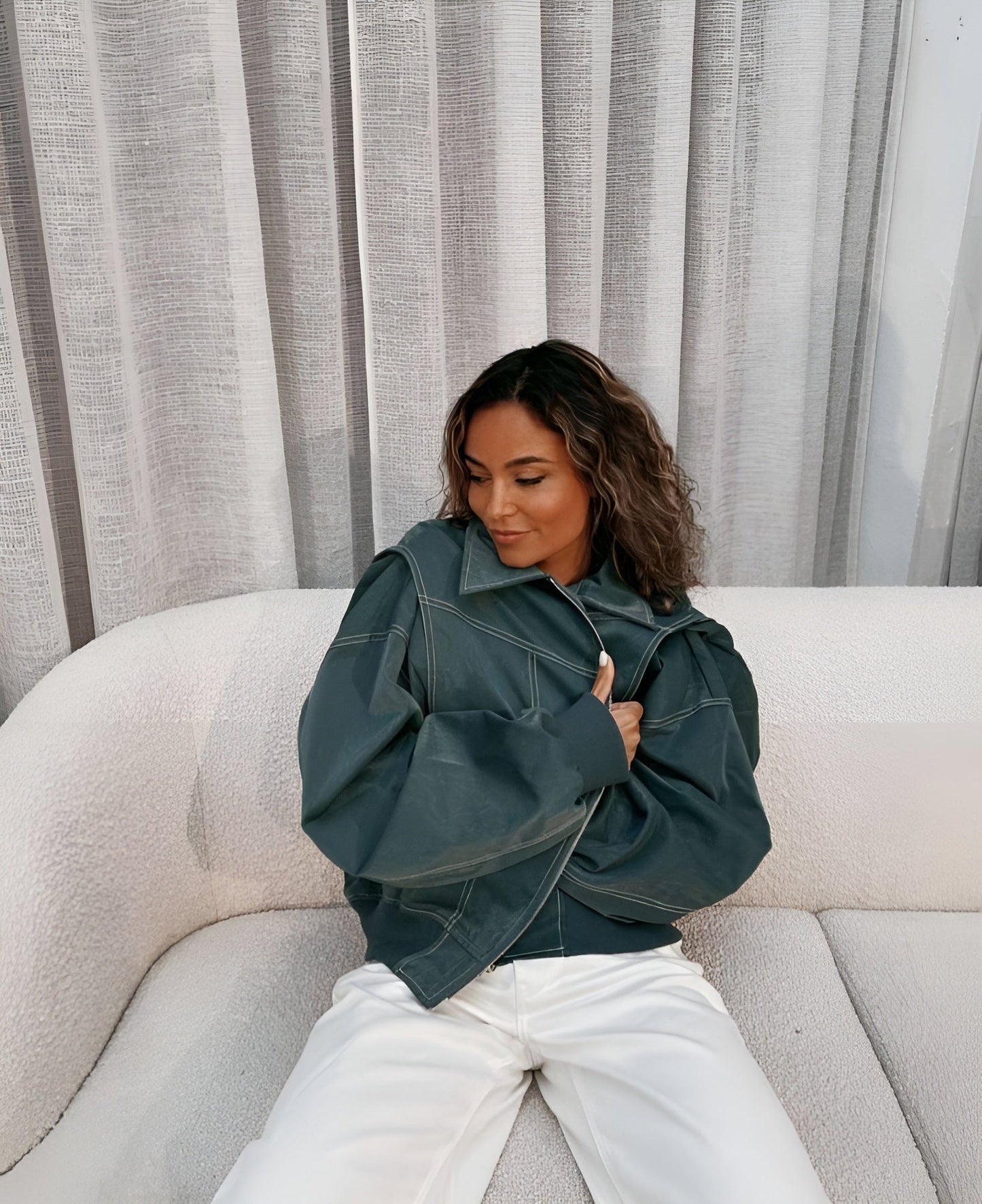 Oversized dames bomberjas in herfst vegan leer – Zaryne