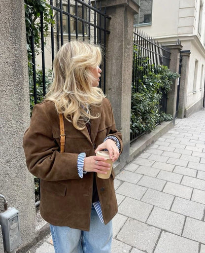 Suède damesblazer in bruintint voor dagelijks chic – Norah