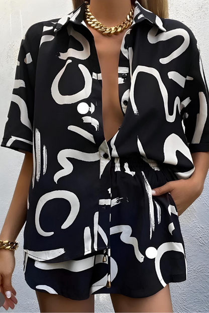 Dames strandset met knoopshirt en hoge shorts – Sorella