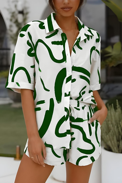 Dames strandset met knoopshirt en hoge shorts – Sorella