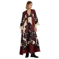 Satijnen maxi-jurk met print en watervalmouwen – Alurina