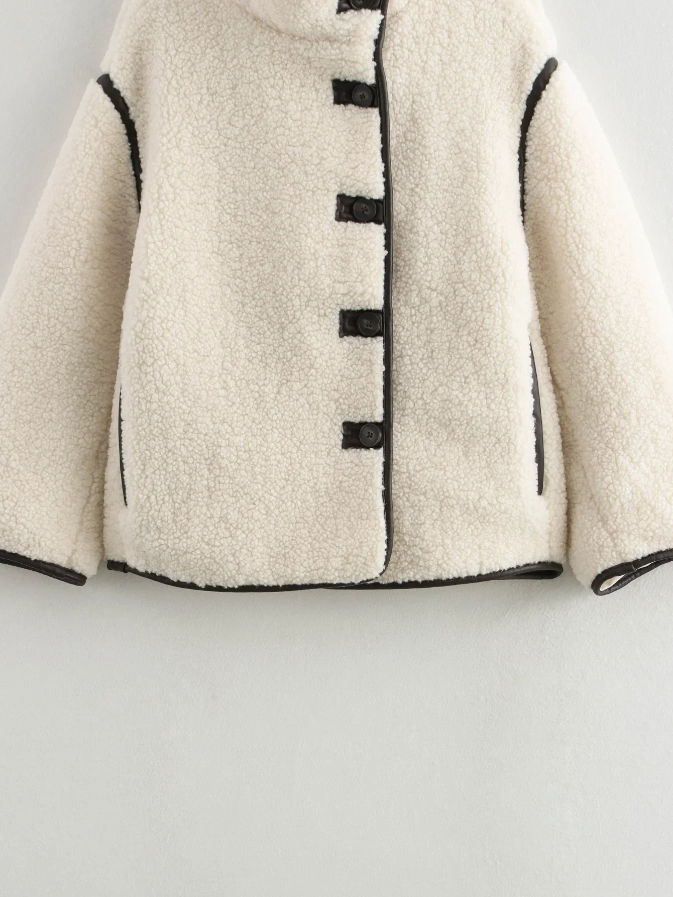 Sherpa Winterjas voor Dames met Contrasterende Biezen – Livora