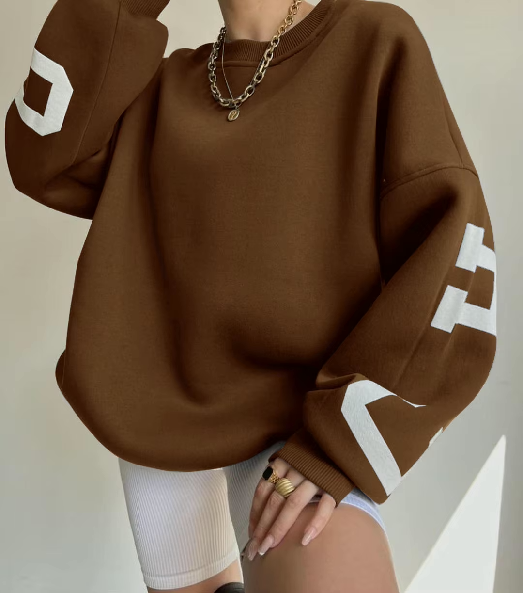 Oversized sweatshirt met varsity details en zachte stof – Maelyn