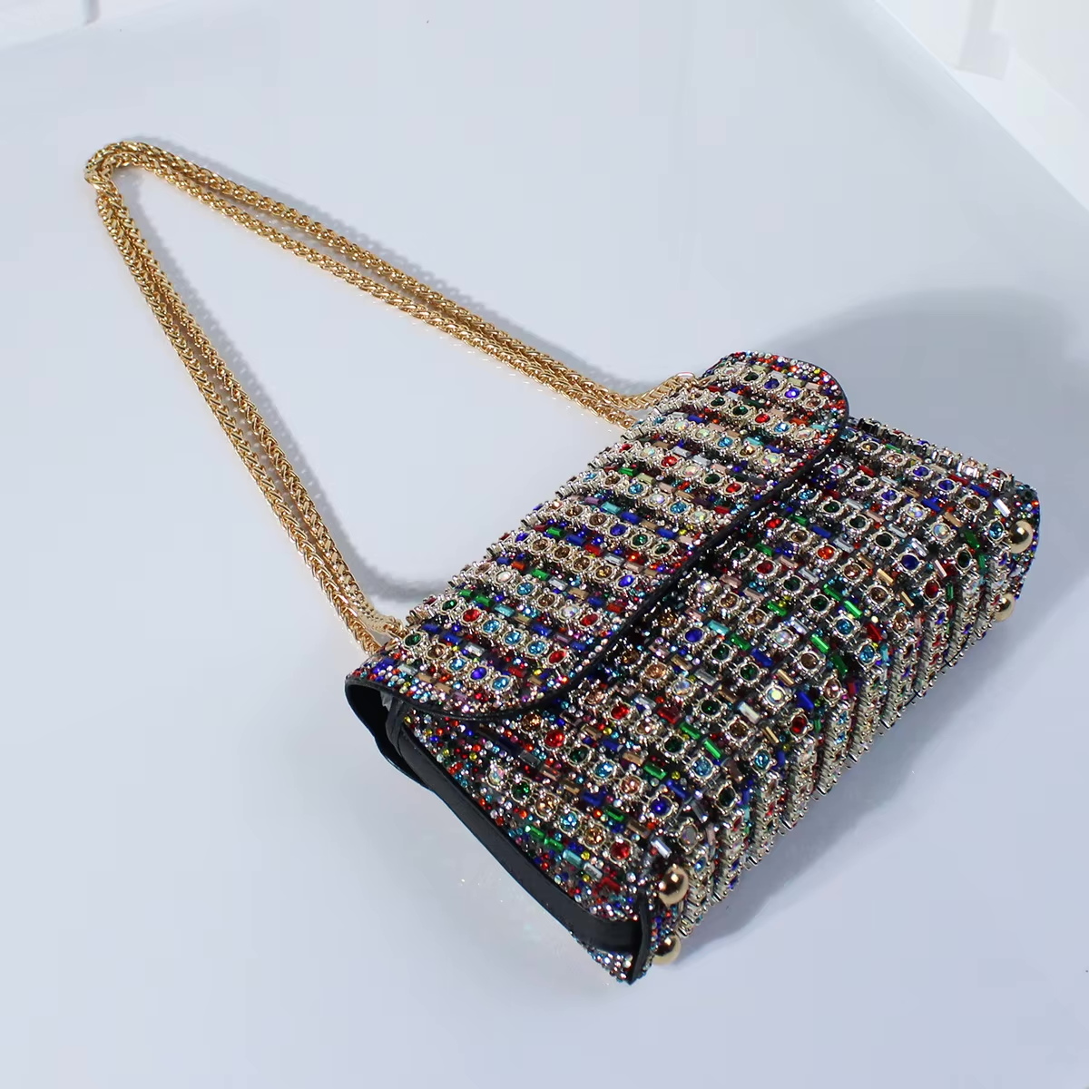 Strass avondtas met gouden ketting voor dames – Nirelle