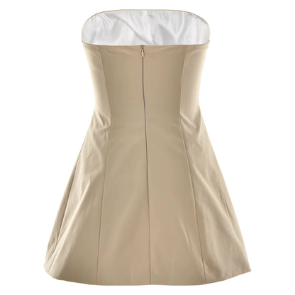 Strapless mini jurk met knopen en asymmetrie – Margot