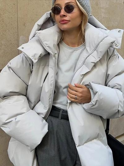 Elegante puffy winterjas met waterafstotend materiaal – Aura