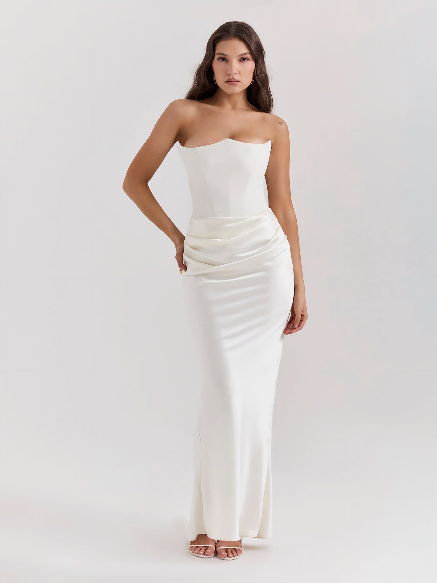 Strapless satijnen maxi-jurk met drapering – Rosalind