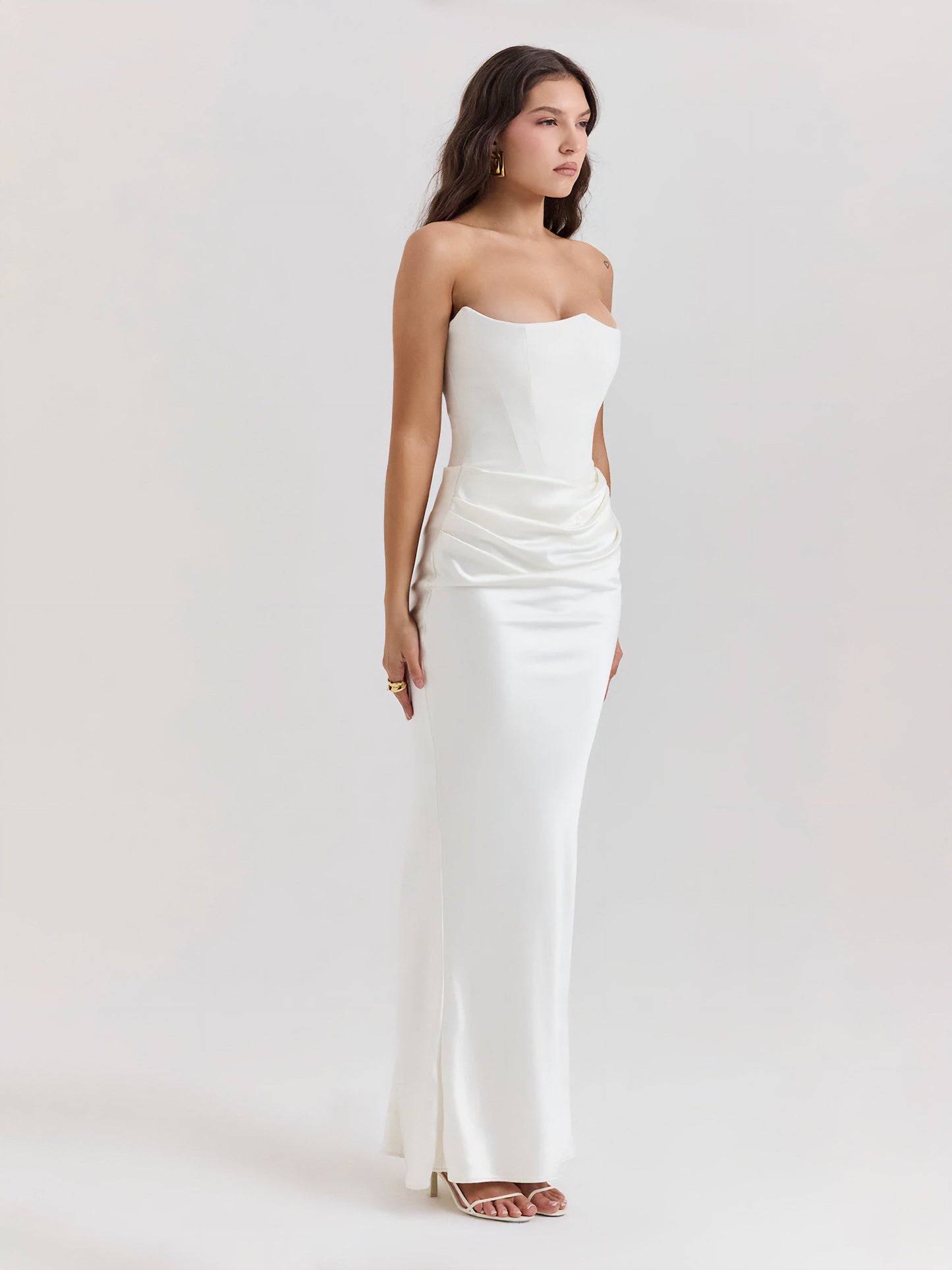 Strapless satijnen maxi-jurk met drapering – Rosalind