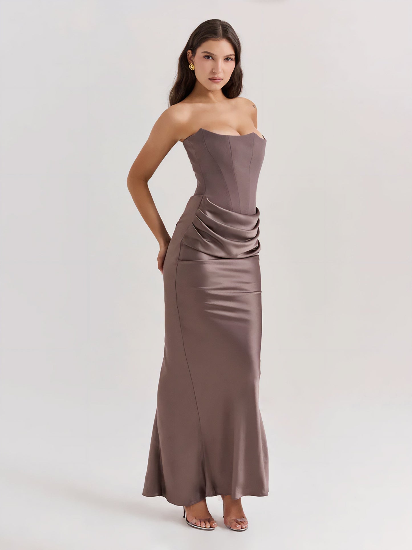 Strapless satijnen maxi-jurk met drapering – Rosalind