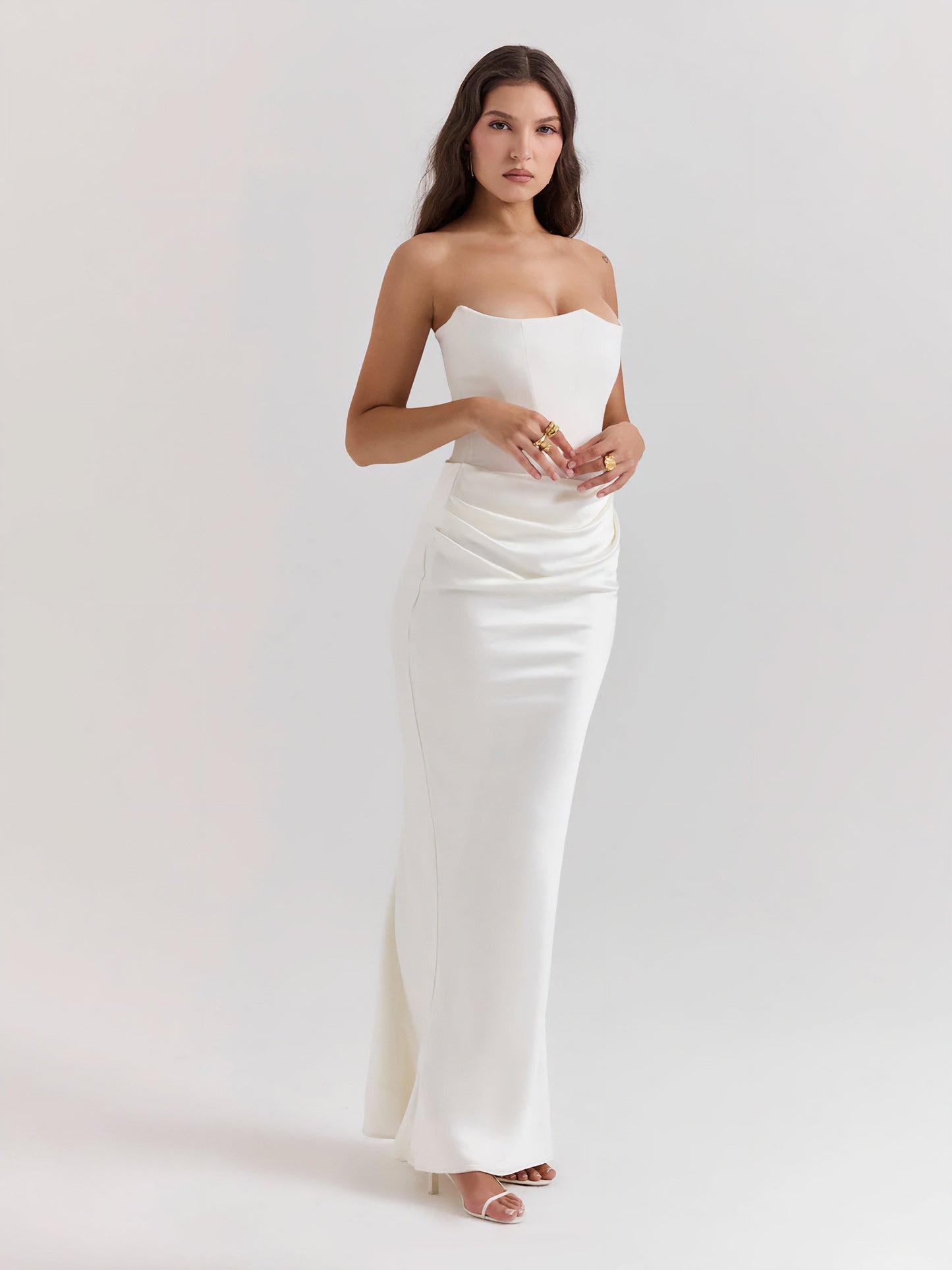 Strapless satijnen maxi-jurk met drapering – Rosalind