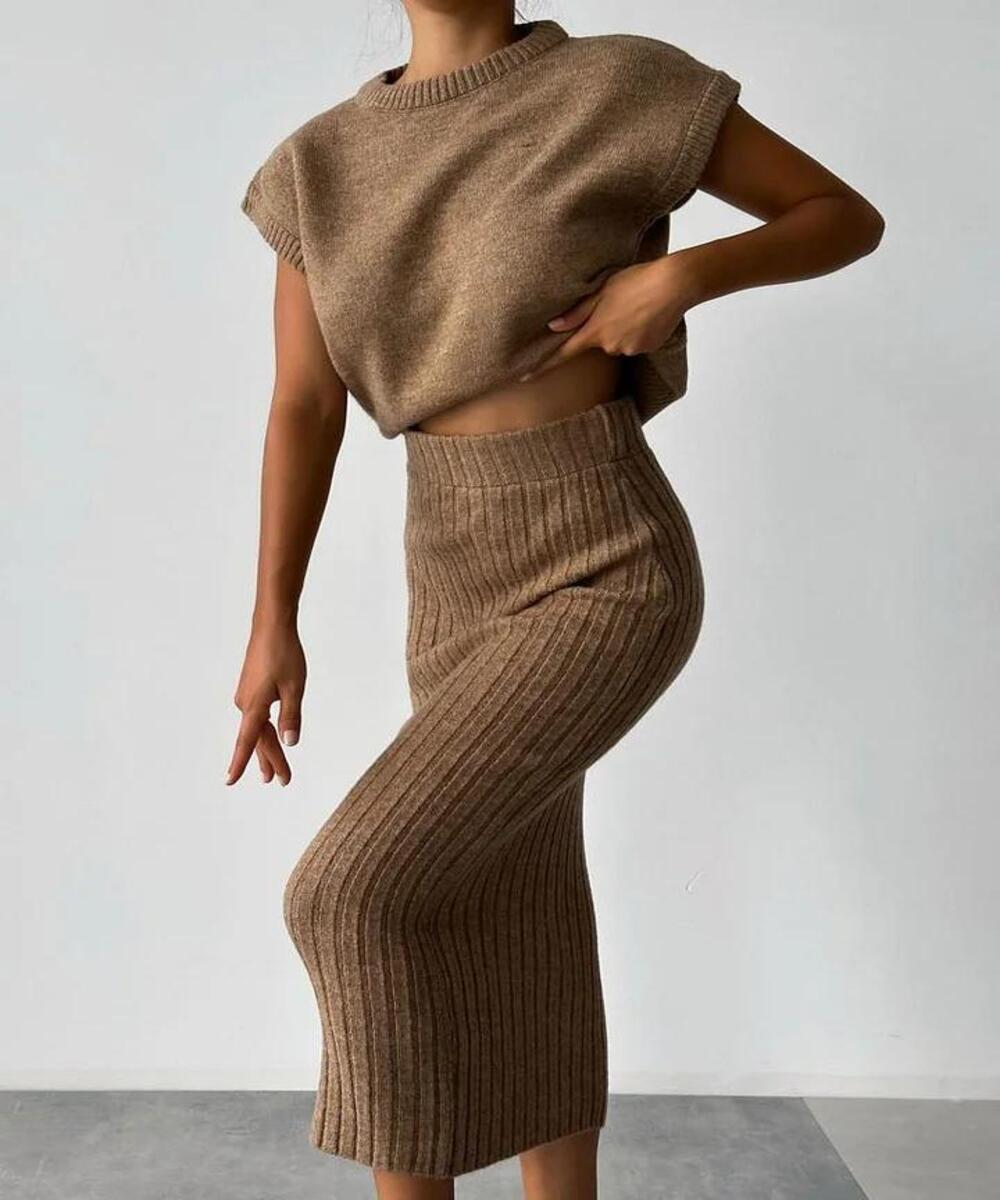 Ribgebreide top en midi-rok set voor dames – Elara