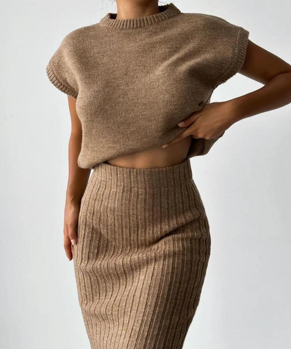 Ribgebreide top en midi-rok set voor dames – Elara