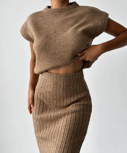 Ribgebreide top en midi-rok set voor dames – Elara