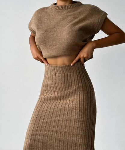 Ribgebreide top en midi-rok set voor dames – Elara