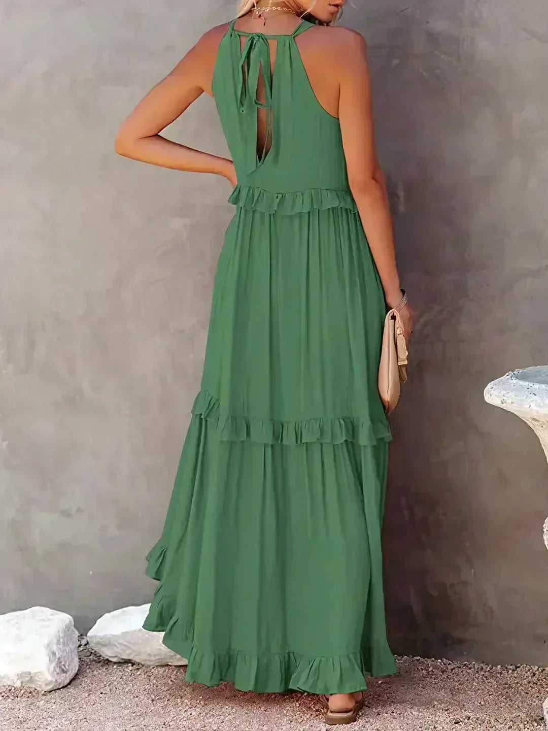 Maxi Halterjurk met Ruffles en Elegante Pasvorm – Sarah