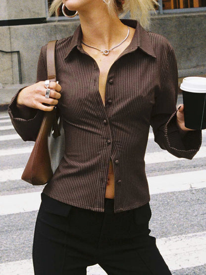 Vintage damesblouse met elegante knopen – Olivia
