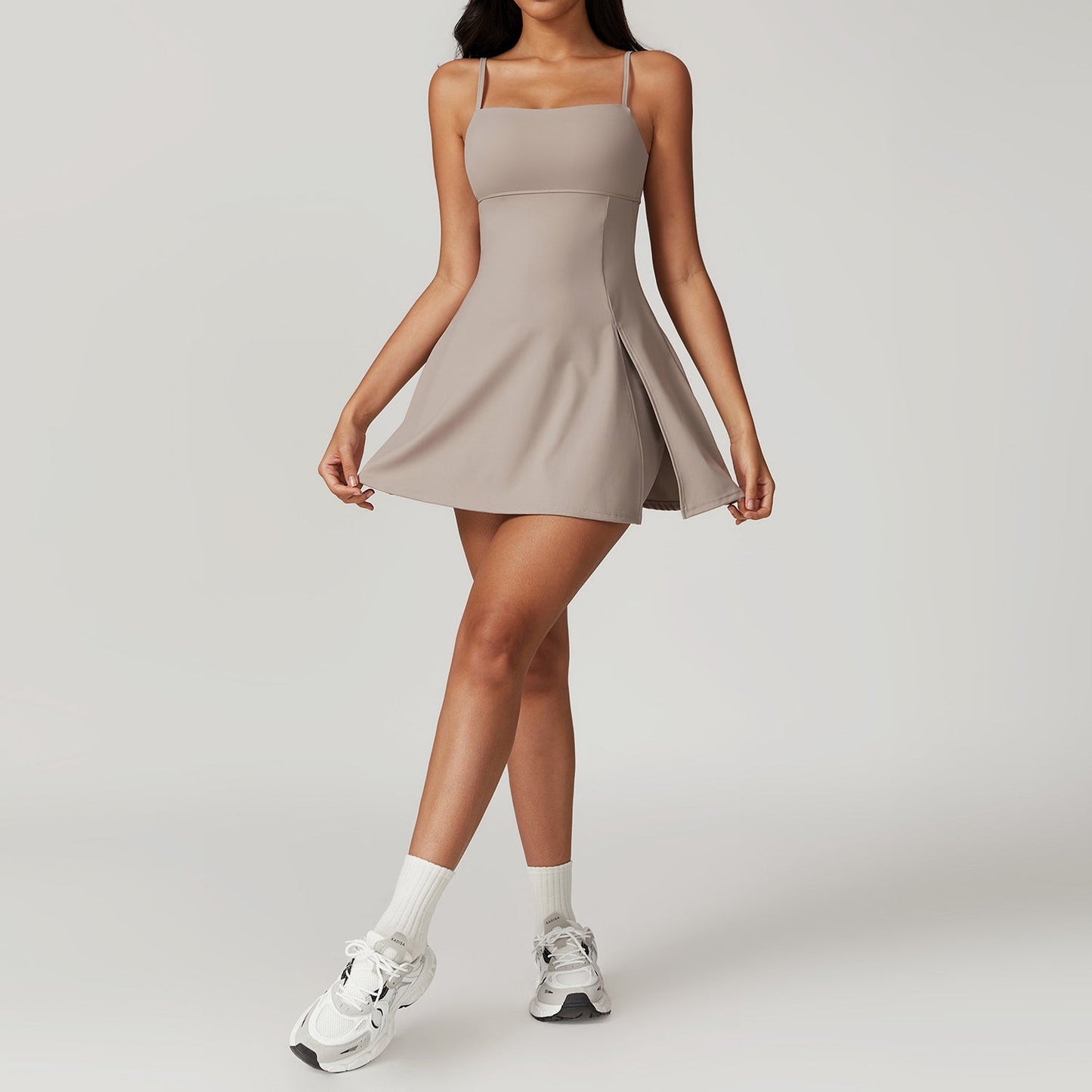 Sportief Damesjurkje met Ingebouwde Short en Sneldrogend Nylon – Aviana