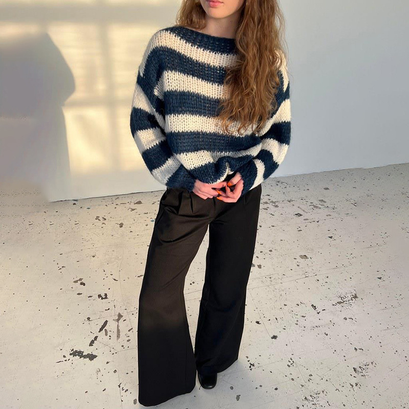 Vintage gestreepte gebreide sweater met boot hals – Emma