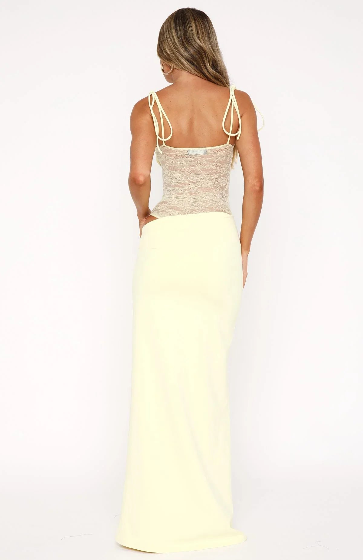 Lace maxi jurk met bandeau top en kanten taille – Alviera