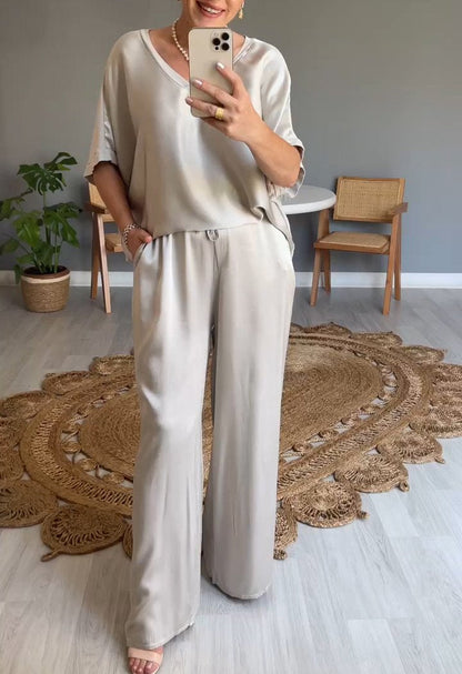 Satijnen dames pak V-hals elegant tweedelig – Eloria