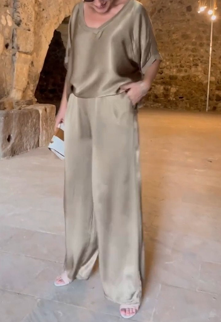 Satijnen dames pak V-hals elegant tweedelig – Eloria