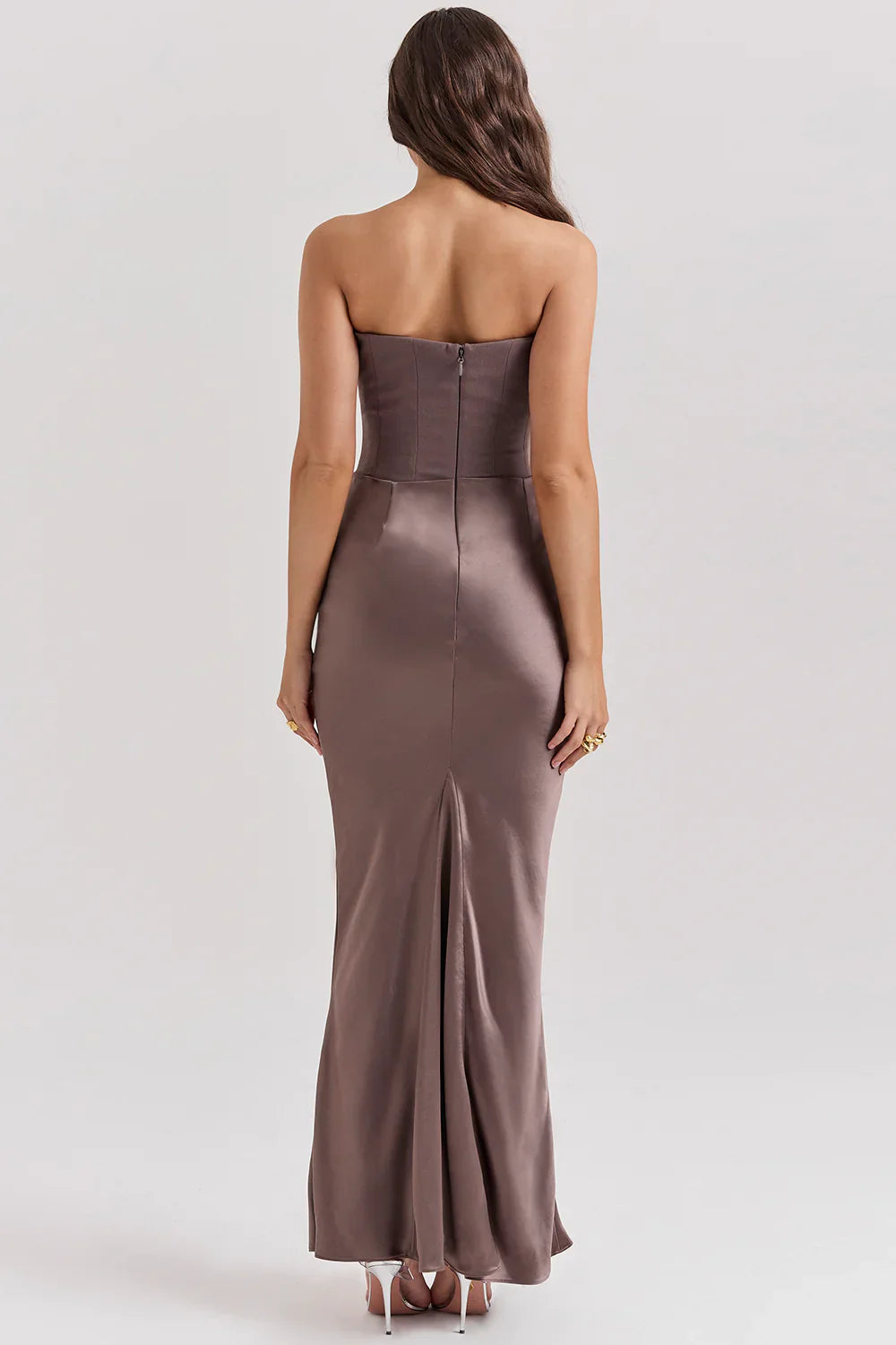 Strapless satijnen avondjurk met drapering – Amina