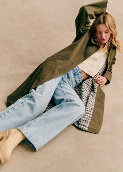 Licht oversized trenchcoat met voering en knopen – Danora